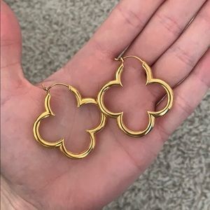 Heidi Klum gold clover earrings